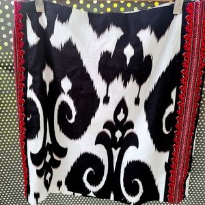 White House Black Market Embroidered Skirt